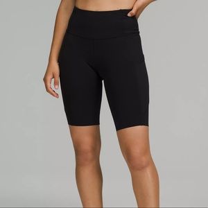 NWOT Lululemon Fast and Free High-Rise Black Short 10” size 8